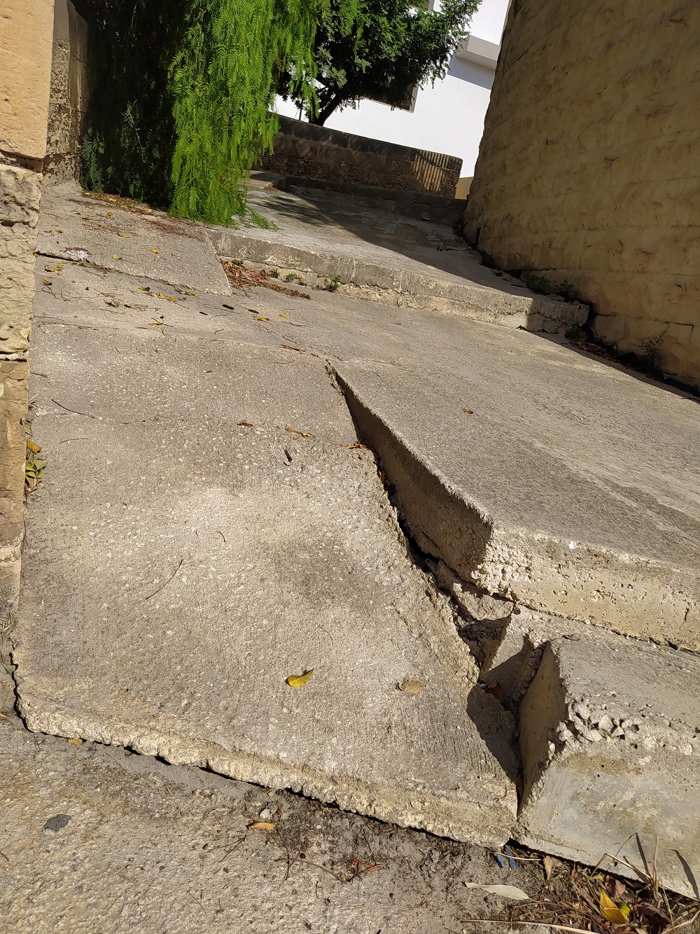 Malta pavement access