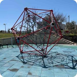 climbing equipment for older kids in Qui Si-Sana playground